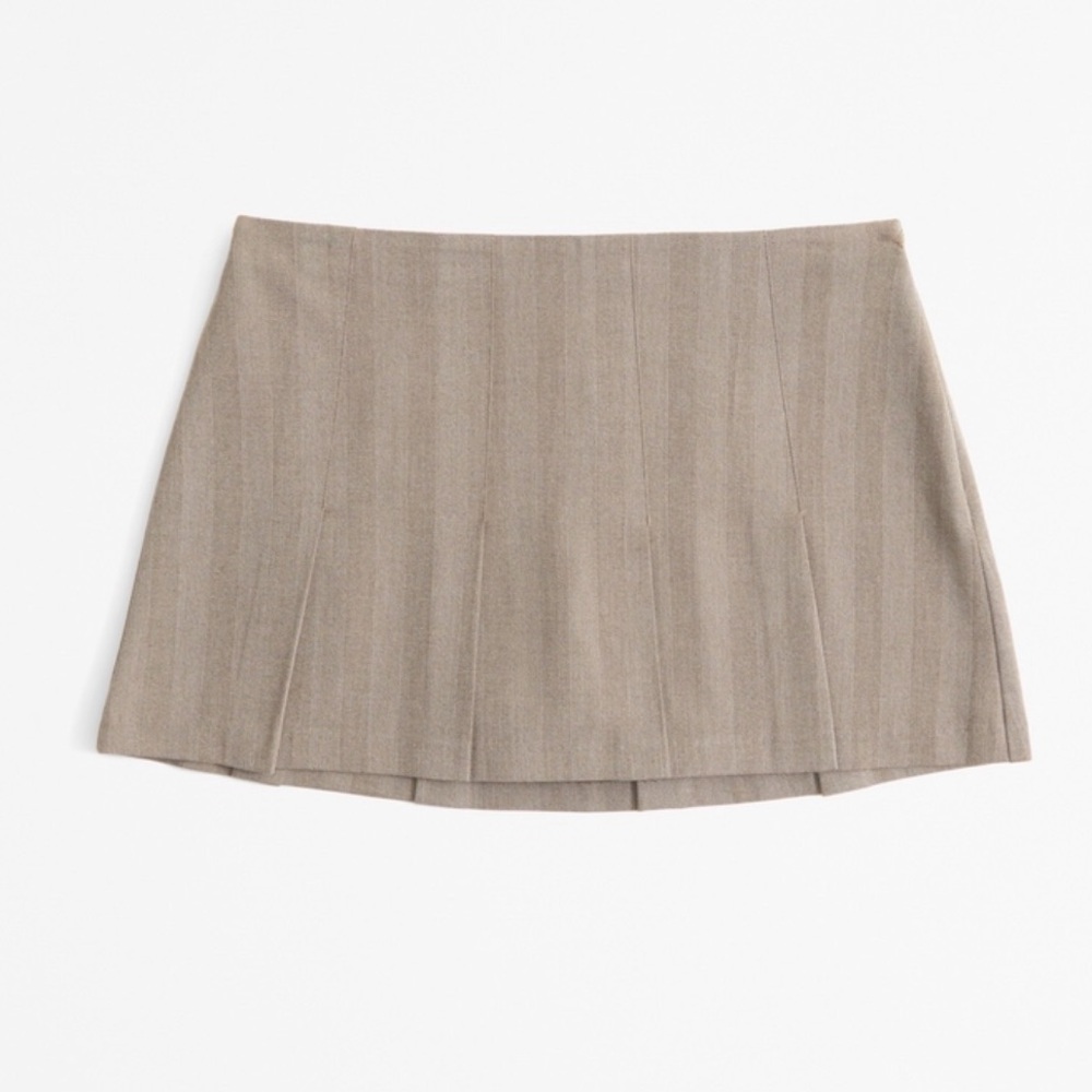 Abercrombie & Fitch mid rise pleated skirt